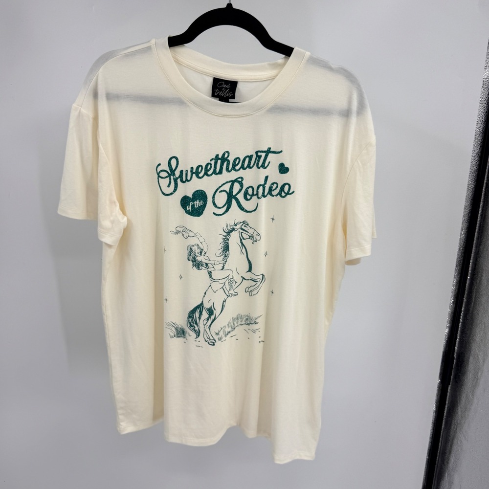 Oak & Trellis Sweetheart of the Rodeo Graphic Tee Cream Green Glitter XL Western
